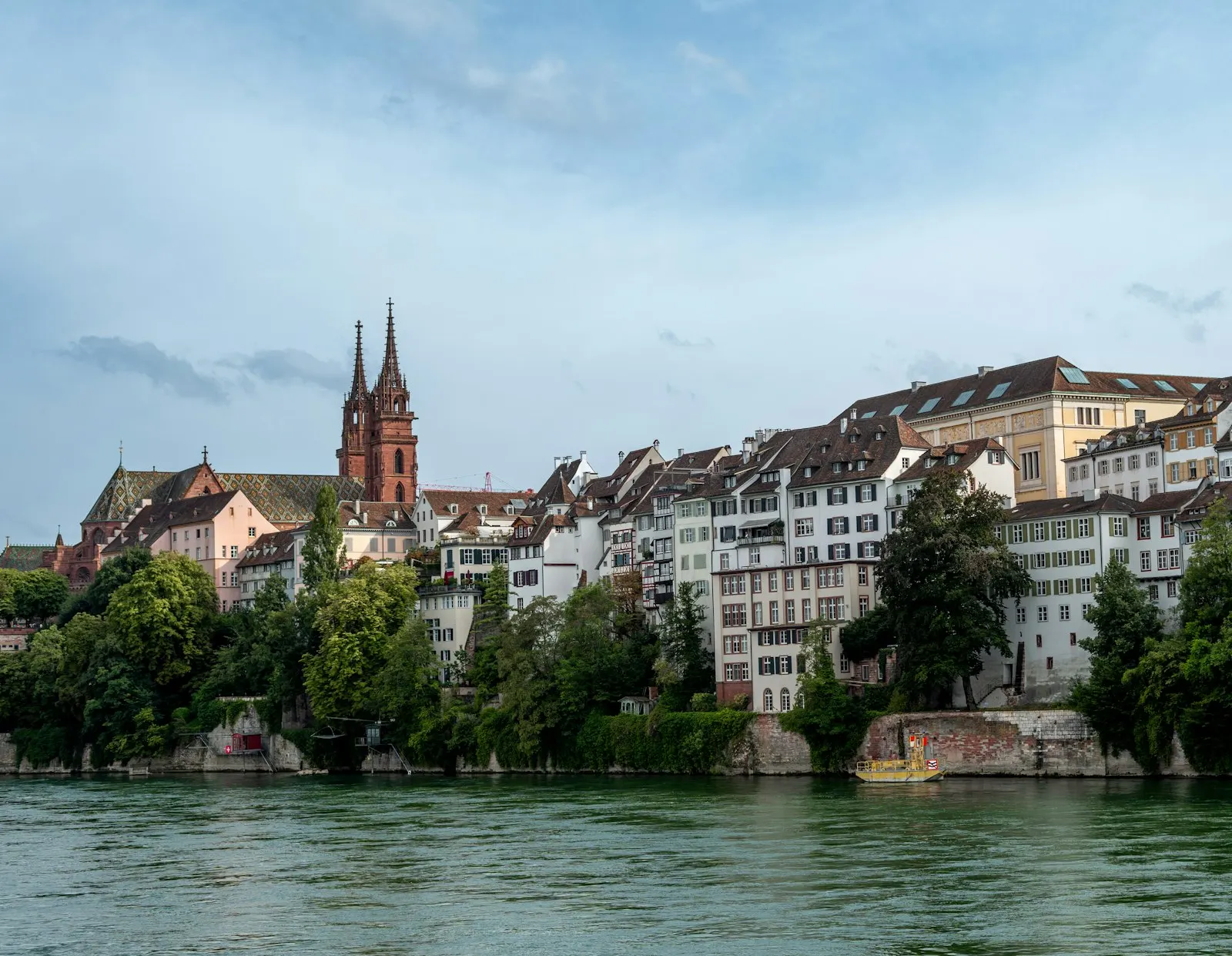 Basler Altstadt mit Münster am Rhein